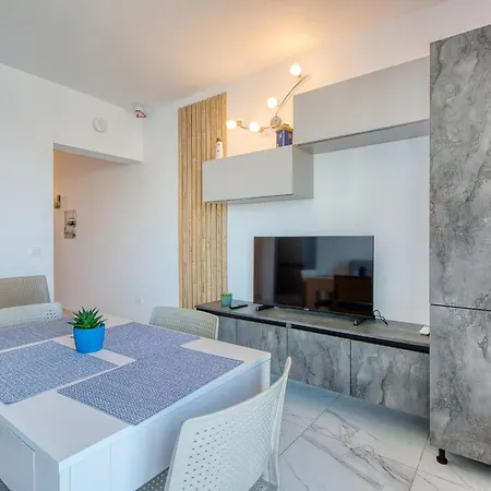 Beautiful Seafront With Comfy Beds, Ac & Wifi By 360 Estates Apartament *