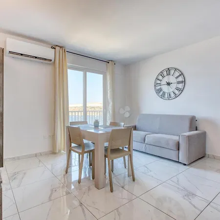 Beautiful Seafront With Comfy Beds, Ac & Wifi By 360 Estates Apartment St. Paul's Bay