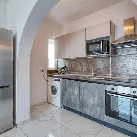 Appartement Beautiful Seafront With Comfy Beds, Ac & Wifi By 360 Estates
