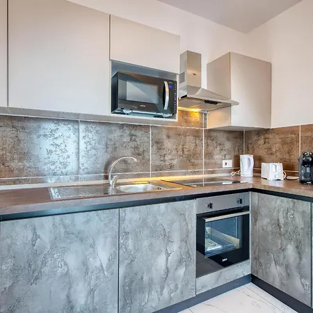 Beautiful Seafront With Comfy Beds, Ac & Wifi By 360 Estates Appartement San Pawl il-Baħar