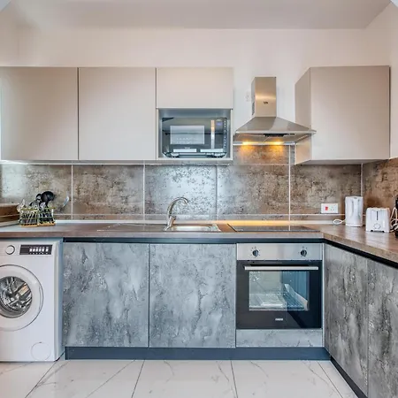 Beautiful Seafront With Comfy Beds, Ac & Wifi By 360 Estates Appartement