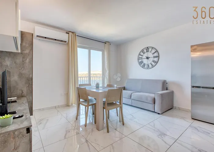 Beautiful Seafront With Comfy Beds, Ac & Wifi By 360 Estates Apartment St. Paul's Bay