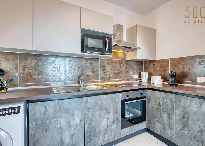 Beautiful Seafront With Comfy Beds, Ac & Wifi By 360 Estates Apartment St. Paul's Bay