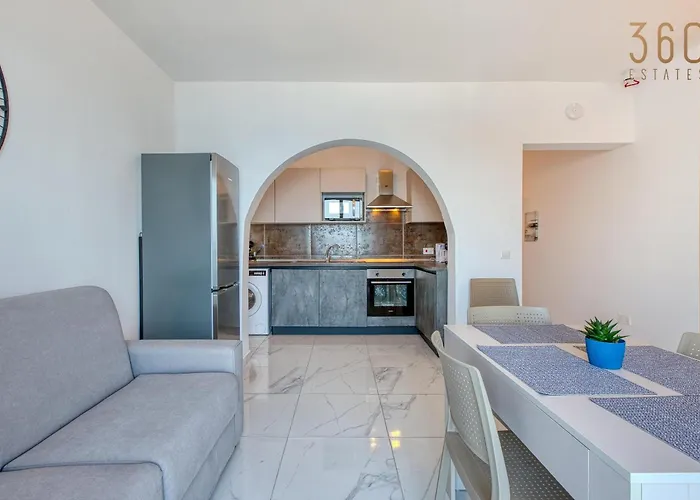 Beautiful Seafront With Comfy Beds, Ac & Wifi By 360 Estates San Pawl il-Baħar