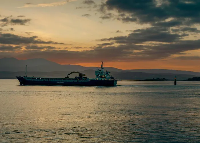 Appartement Beautiful Seafront With Comfy Beds, Ac & Wifi By 360 Estates