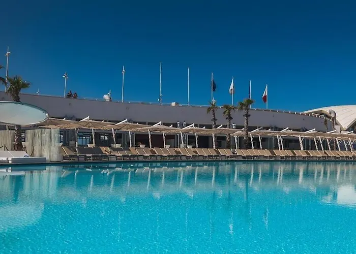 Appartement Beautiful Seafront With Comfy Beds, Ac & Wifi By 360 Estates *