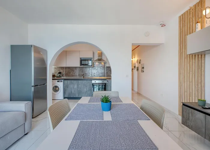 Beautiful Seafront With Comfy Beds, Ac & Wifi By 360 Estates *