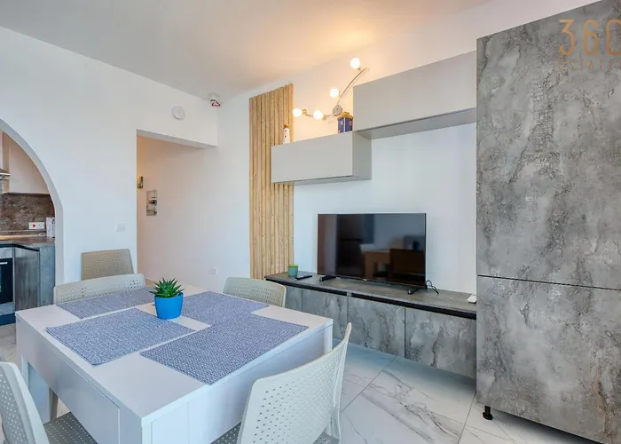 Beautiful Seafront With Comfy Beds, Ac & Wifi By 360 Estates Apartment *