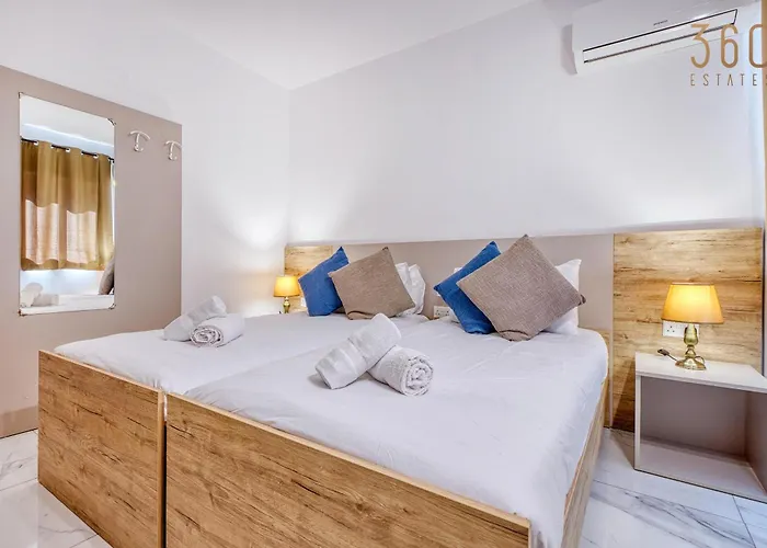 Beautiful Seafront With Comfy Beds, Ac & Wifi By 360 Estates Apartment St. Paul's Bay