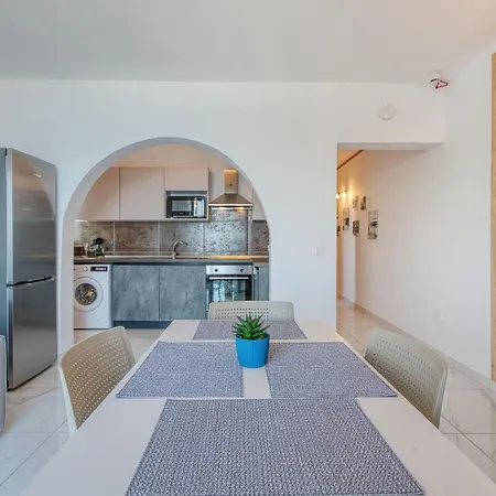 Beautiful Seafront With Comfy Beds, Ac & Wifi By 360 Estates *